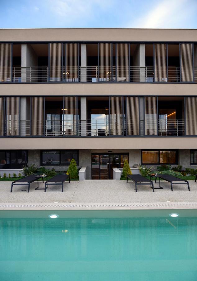 Anassa Butik Living Nikiti Aparthotel Bagian luar foto